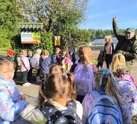 Zerówki ze szkoły w Tychowie odkrywały tajemnice lasu